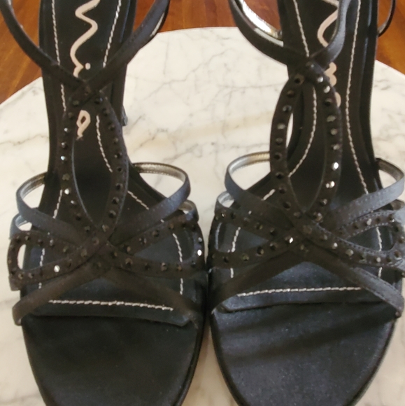 HP🎉Nina Jeweled Black Strappy Heels 7M - Picture 3 of 11